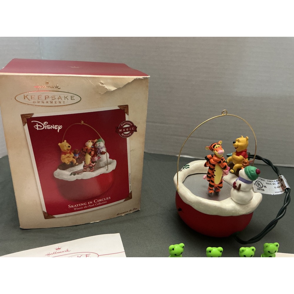Hallmark Keepsake 2002 Winnie the Pooh Skating In Circles Magic Motion Ornament